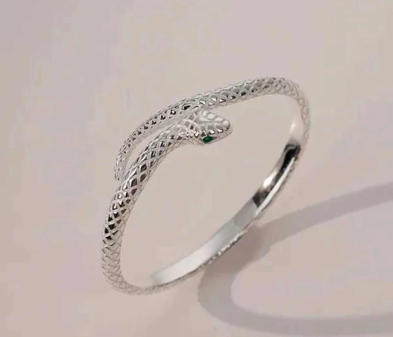 Bracciale pregiato con ciondolo a forma di serpente