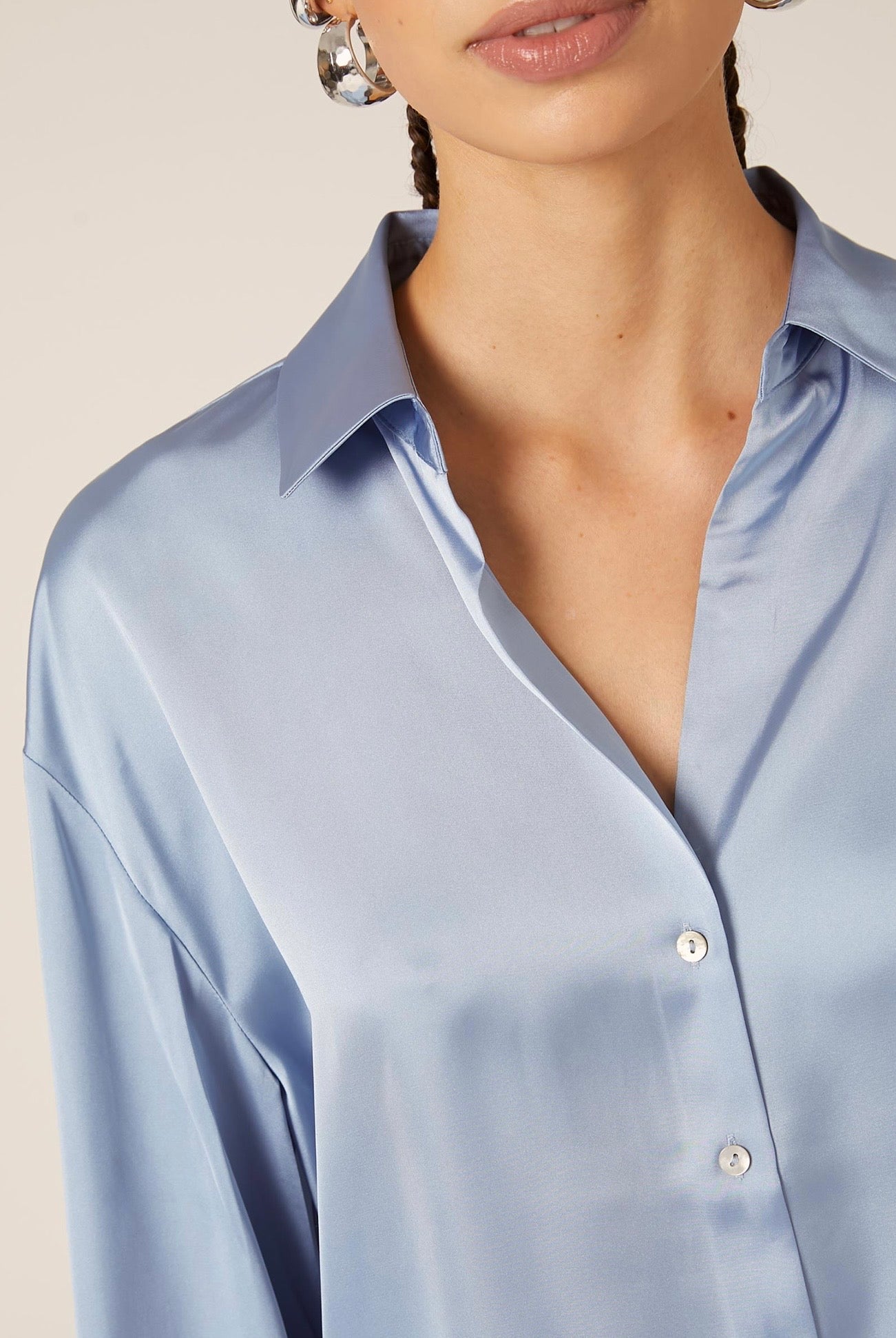 Camicia in satin in tinta unita