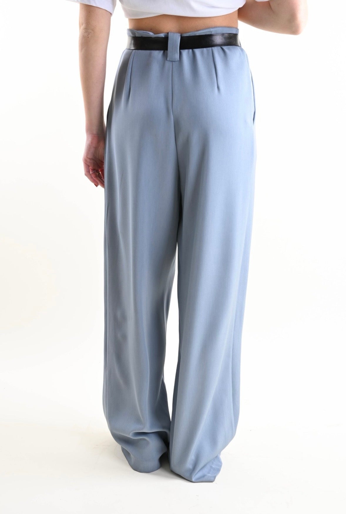 PANTALONI A GAMBA AMPIA CON CINTURA