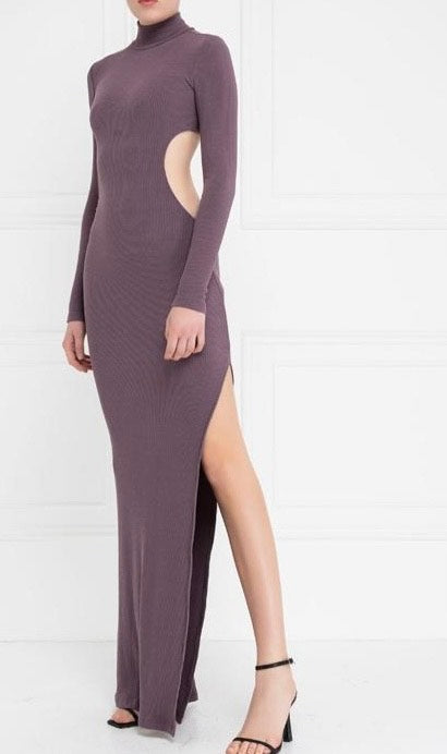 ✨ Abito Lungo con Cut-Out Laterali e Spacco ✨